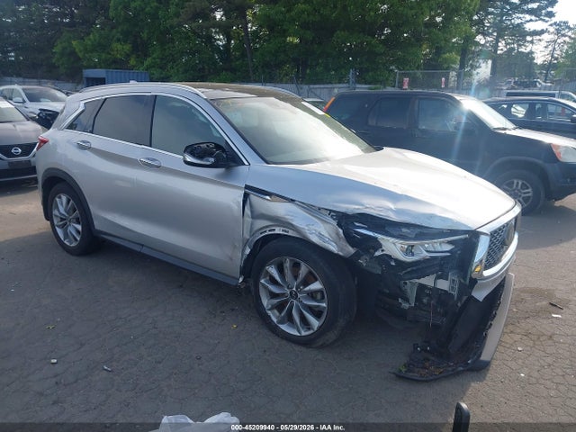 Salvage INFINITI Qx Image