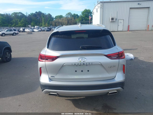 INFINITI Qx Luxe Awd