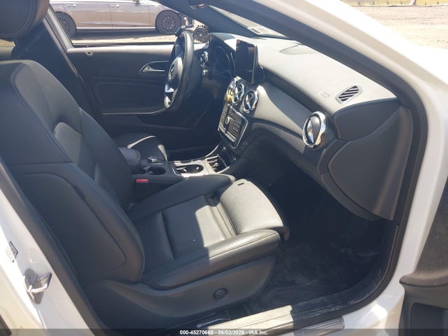 Mercedes-Benz GLA 4matic