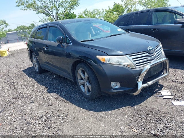 Salvage Toyota Venza Image