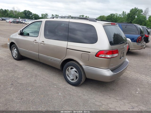 Toyota Sienna Le