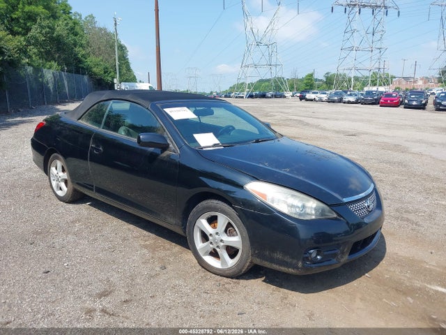 Salvage Toyota Camry Image
