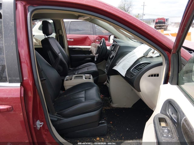 Chrysler Town & Country Touring