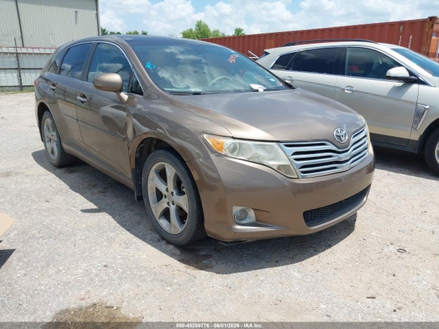 Salvage Toyota Venza Image