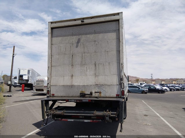 Freightliner M2 106