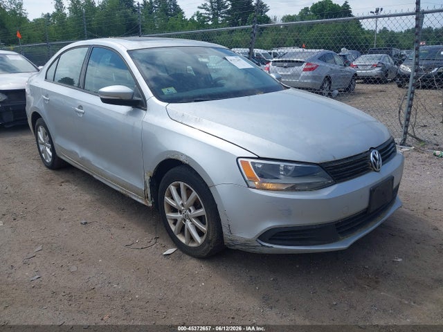 Salvage Volkswagen Jetta Image