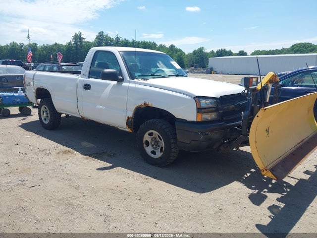 Salvage Chevrolet Silverado 1500 Image