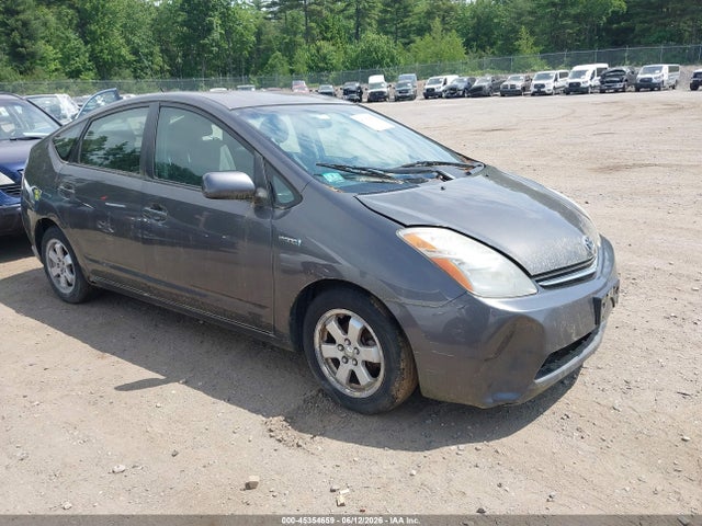 Salvage Toyota Prius Image