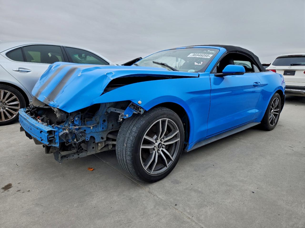 Salvage Ford Mustang Image