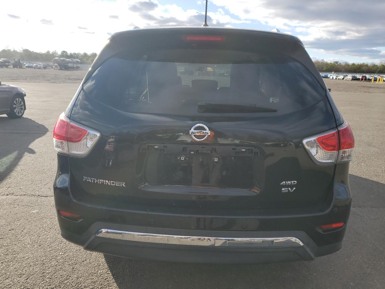 Nissan Pathfinder S