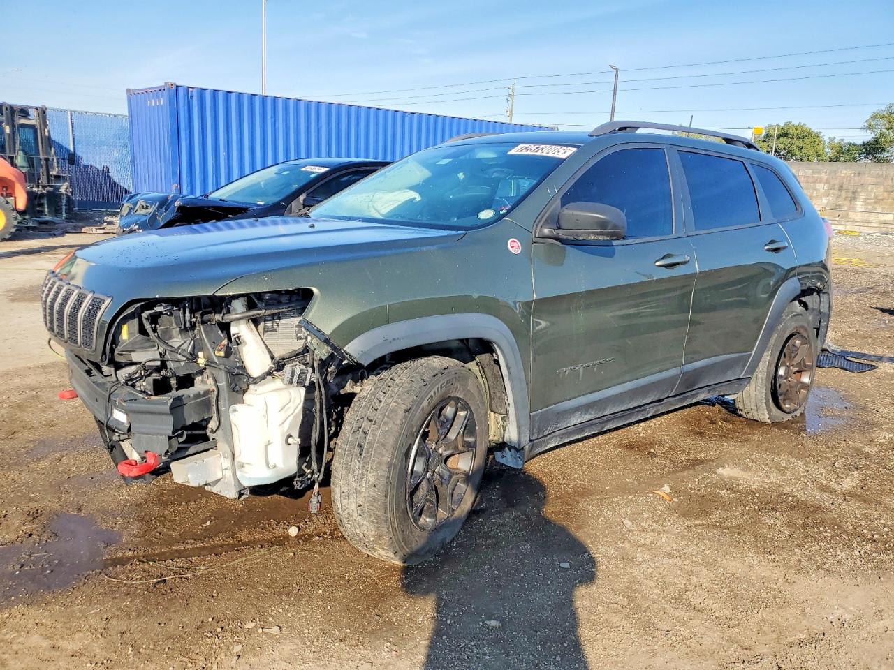 Salvage Jeep Cherokee Image