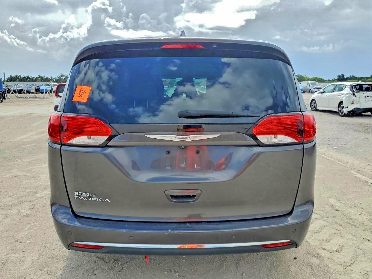 Chrysler Pacifica Touring L Plus