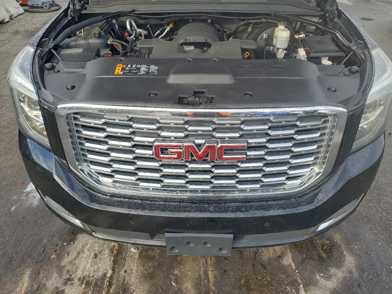 GMC Yukon Denali