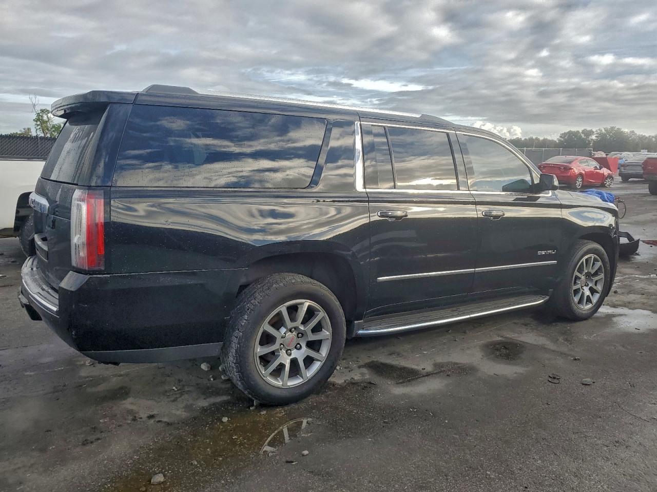 GMC Yukon Denali