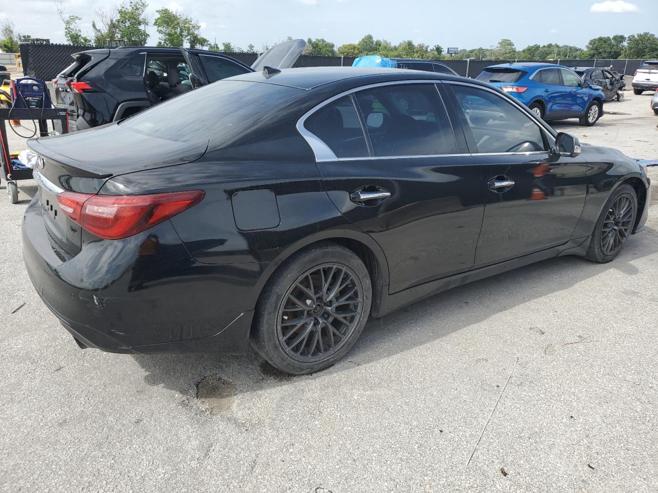 INFINITI Q50 Luxe