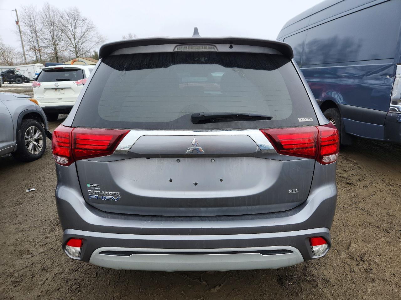 Mitsubishi Outlander 650