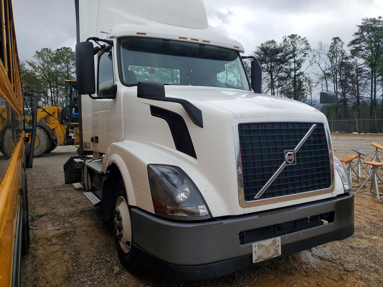 Salvage Volvo Vnl Image
