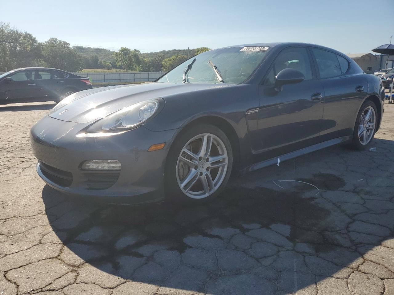 Salvage Porsche Panamera Image
