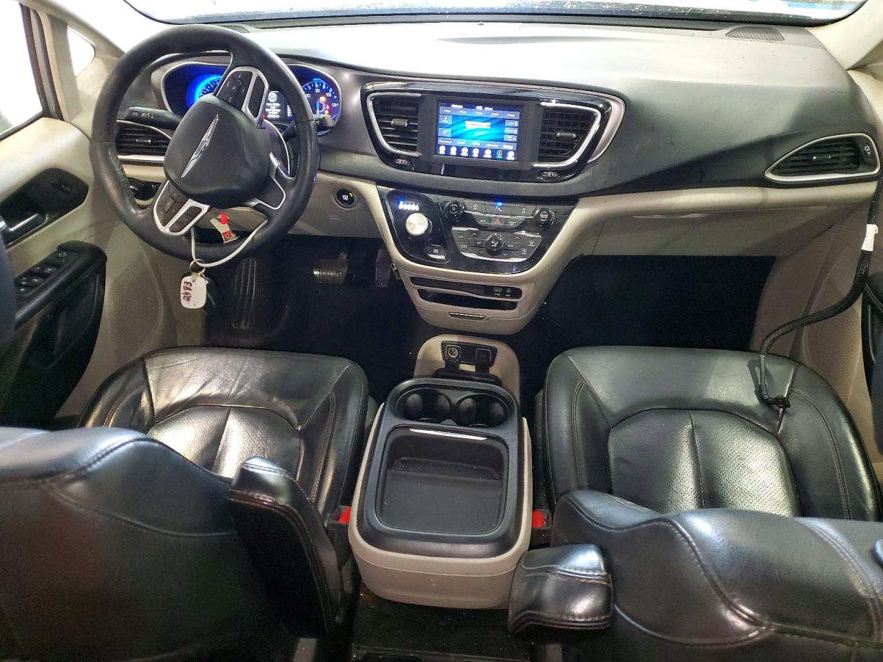 Chrysler Pacifica Touring L