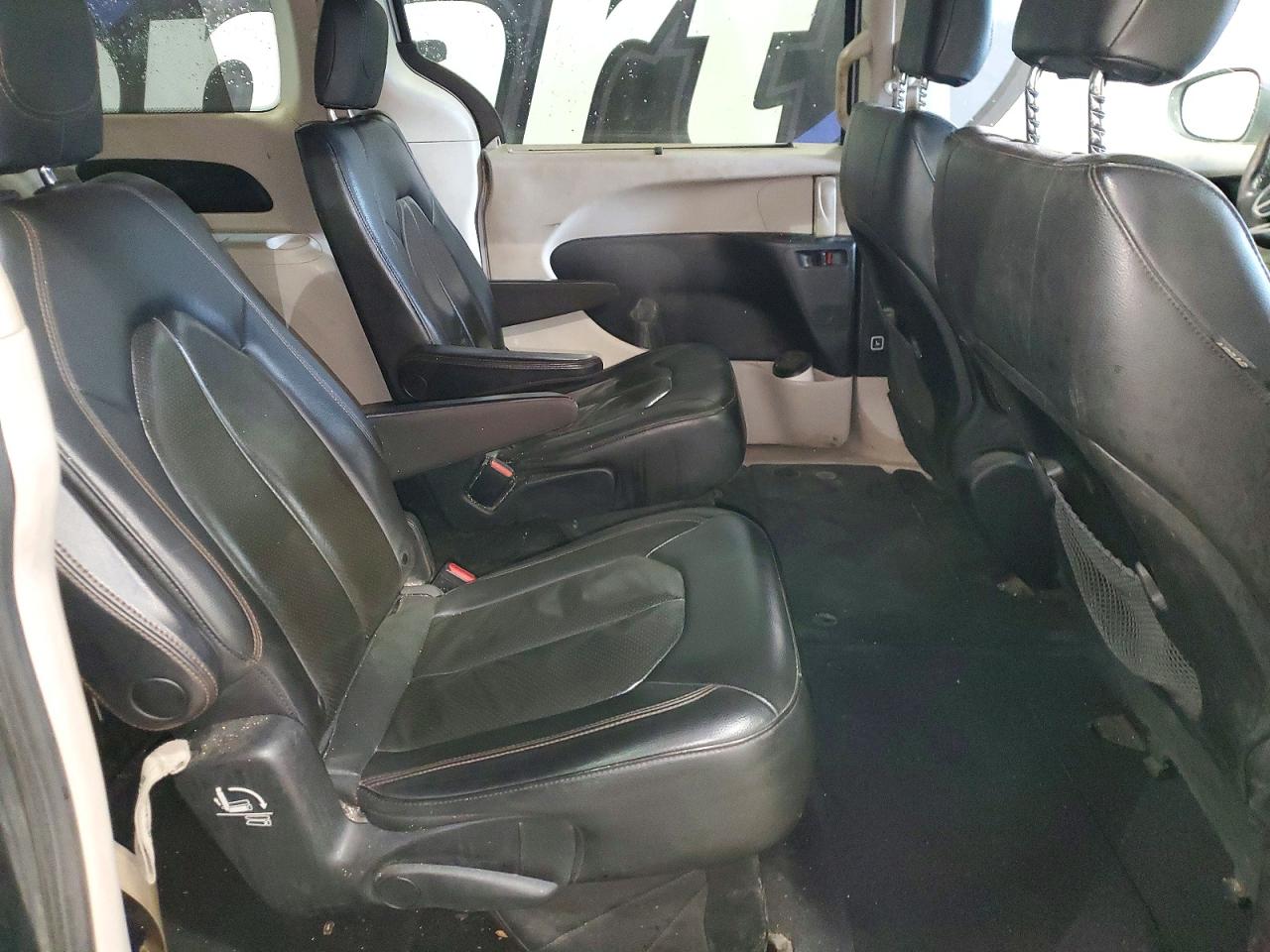 Chrysler Pacifica Touring L