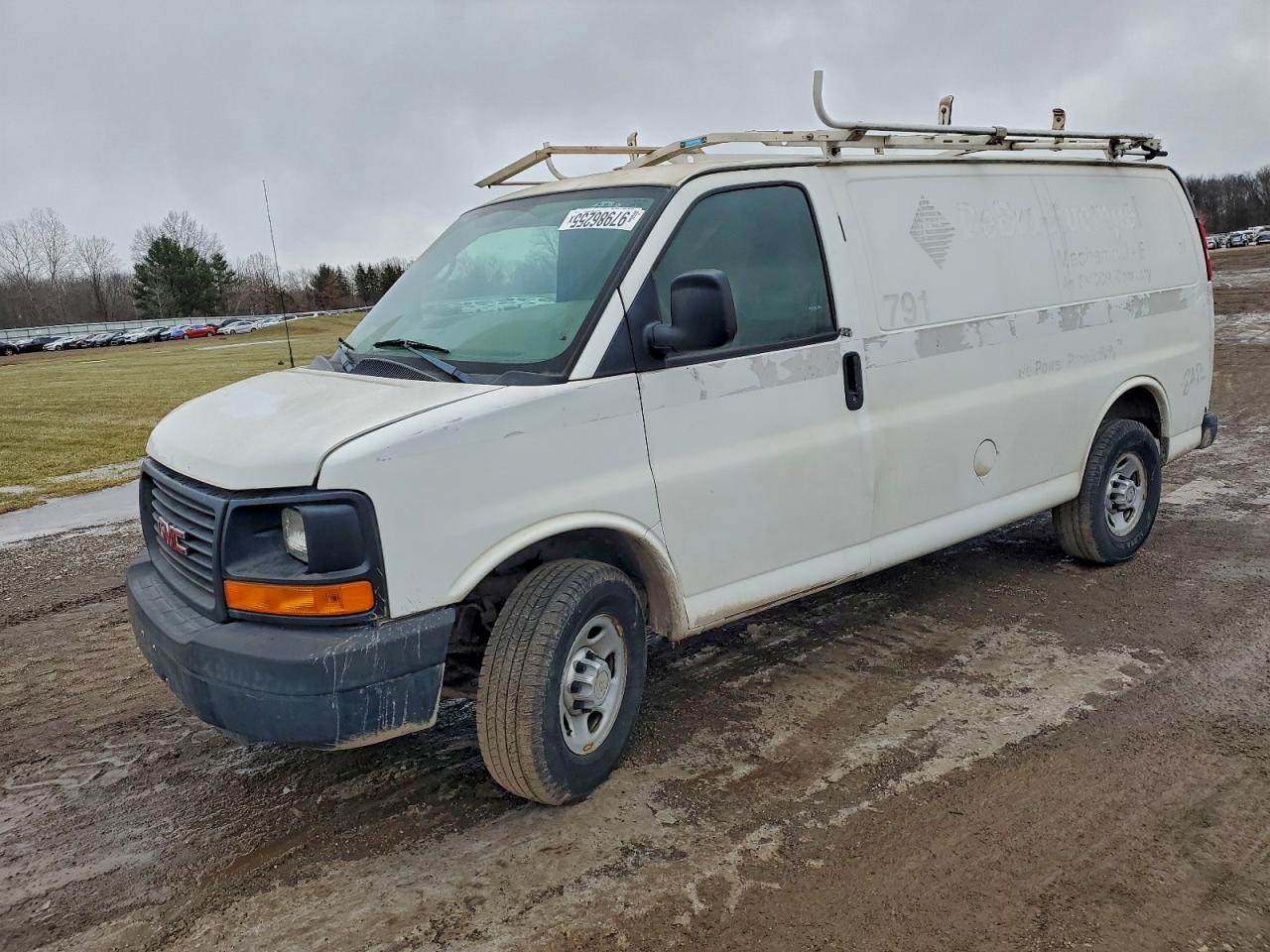 Salvage GMC Savana Image