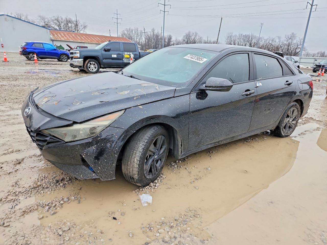 Salvage Hyundai ELANTRA Image