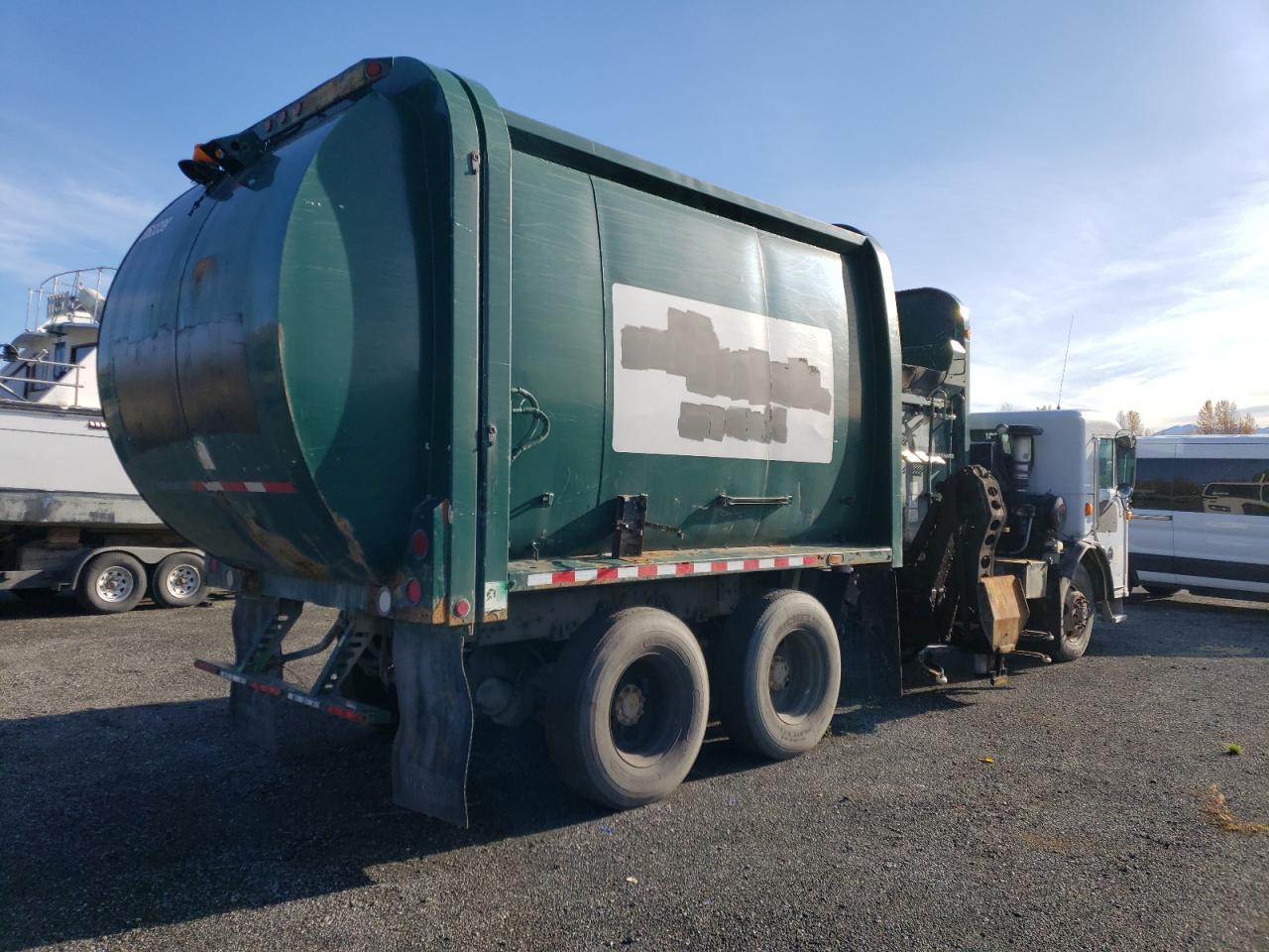 Peterbilt Tractor 320