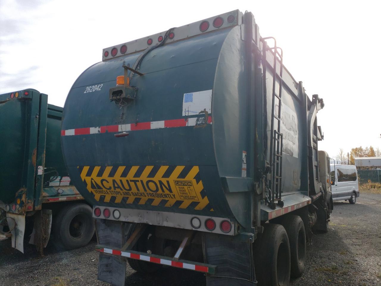 Peterbilt Tractor 320