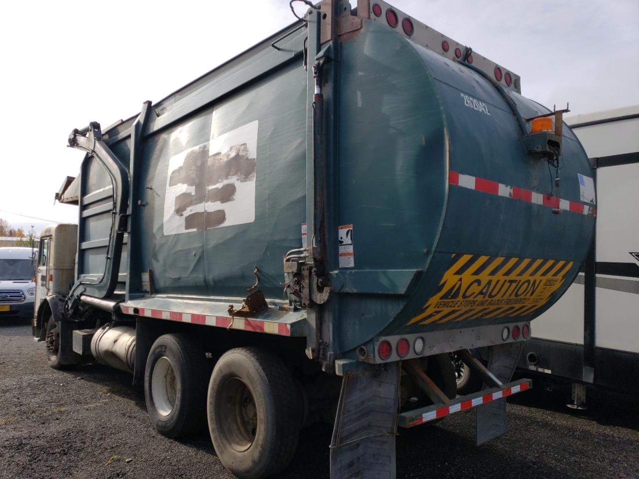 Peterbilt Tractor 320