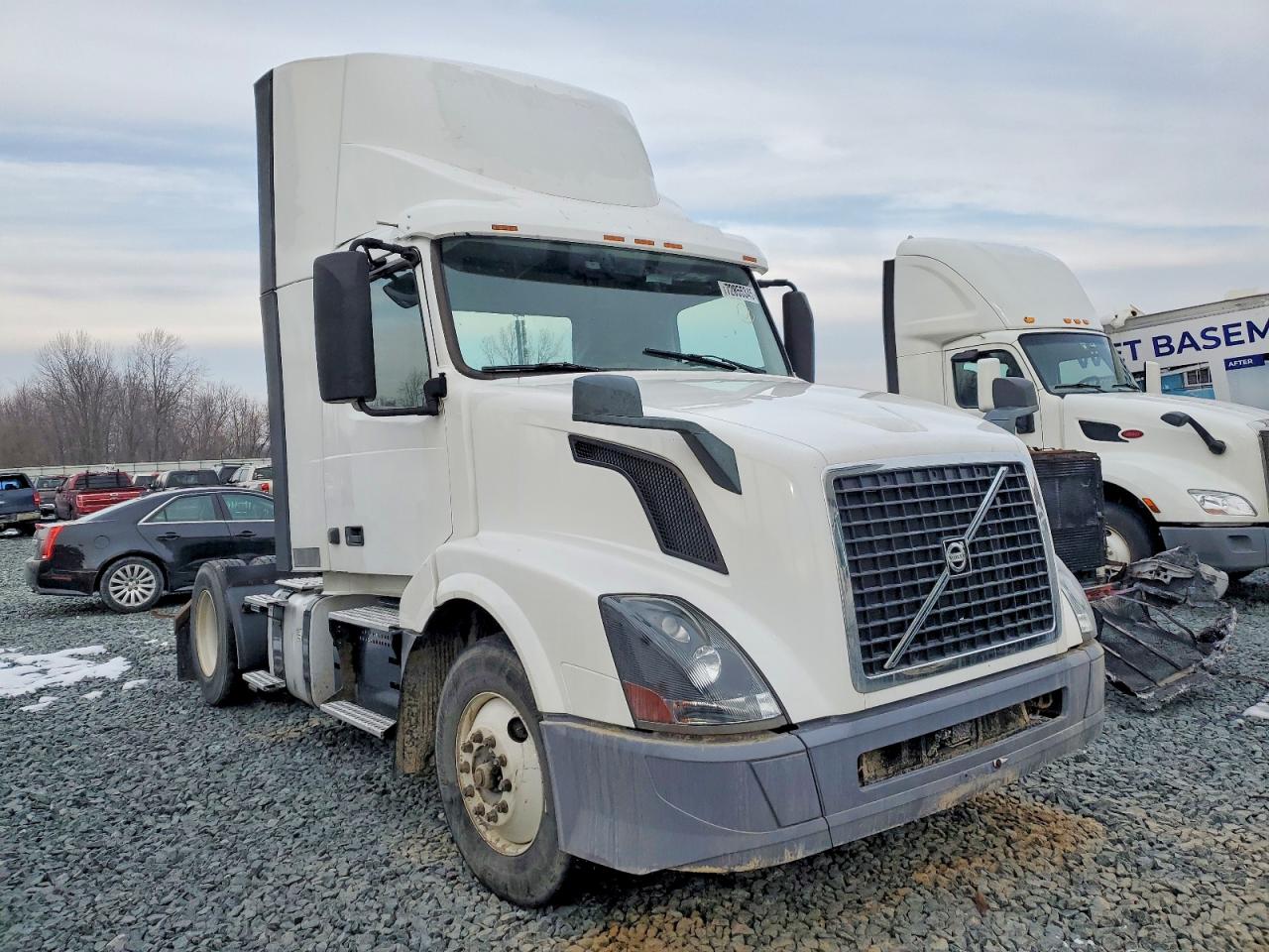 Salvage Volvo Vnl Image