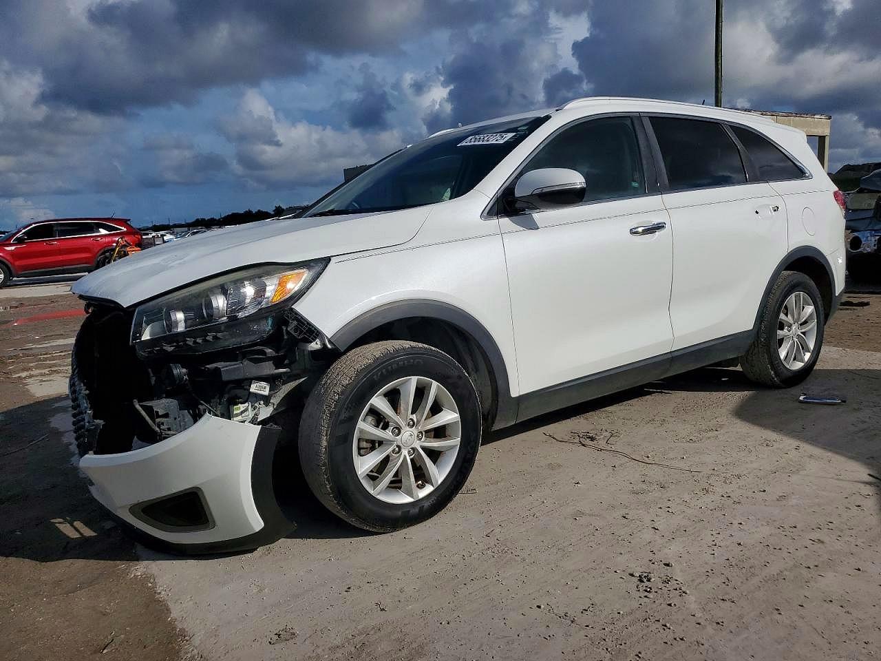 Salvage Kia Sorento Image