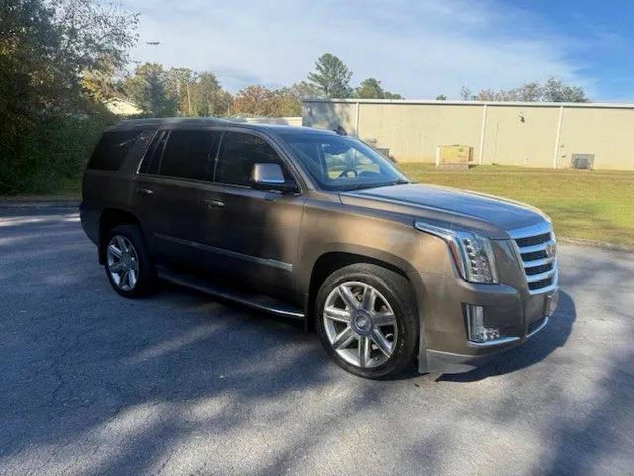 Salvage Cadillac Escalade Image