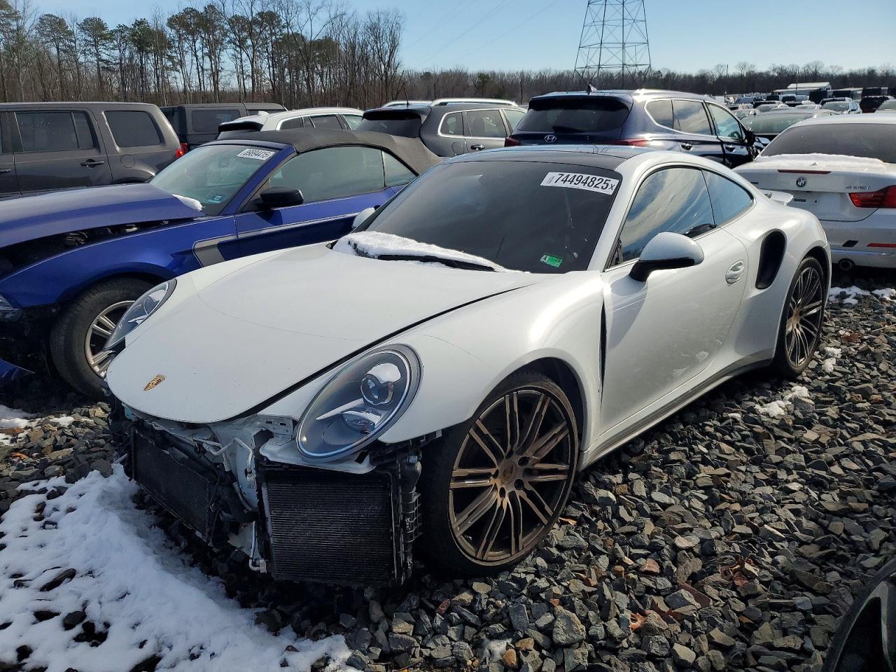 Salvage Porsche 911 Image