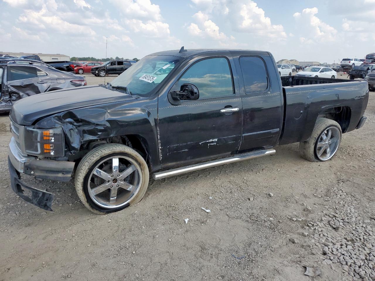 Salvage Chevrolet Silverado Image