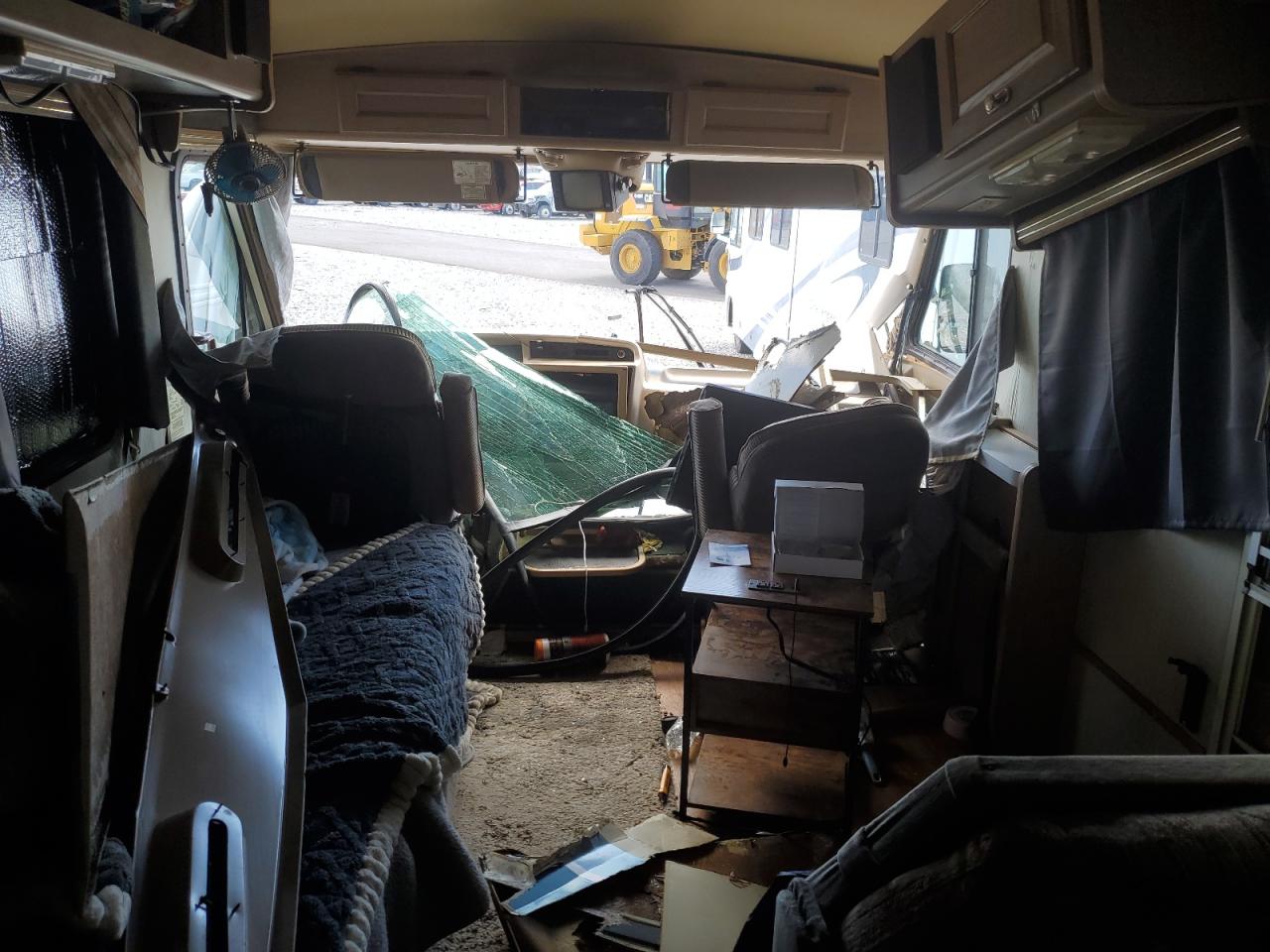 Oshkosh Motor Truck Co. Chassis M Line Motor Home