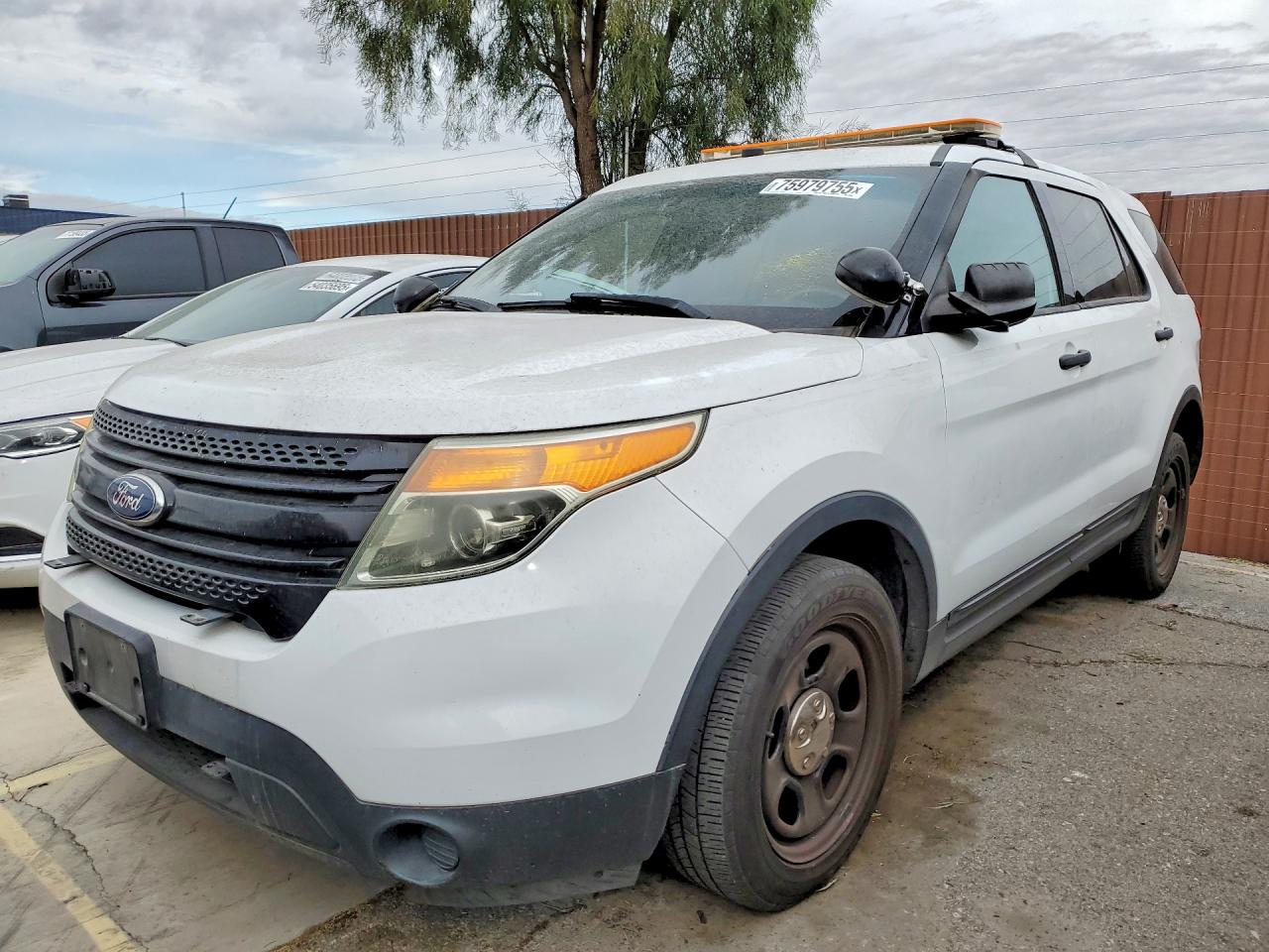 Salvage Ford Explorer Image