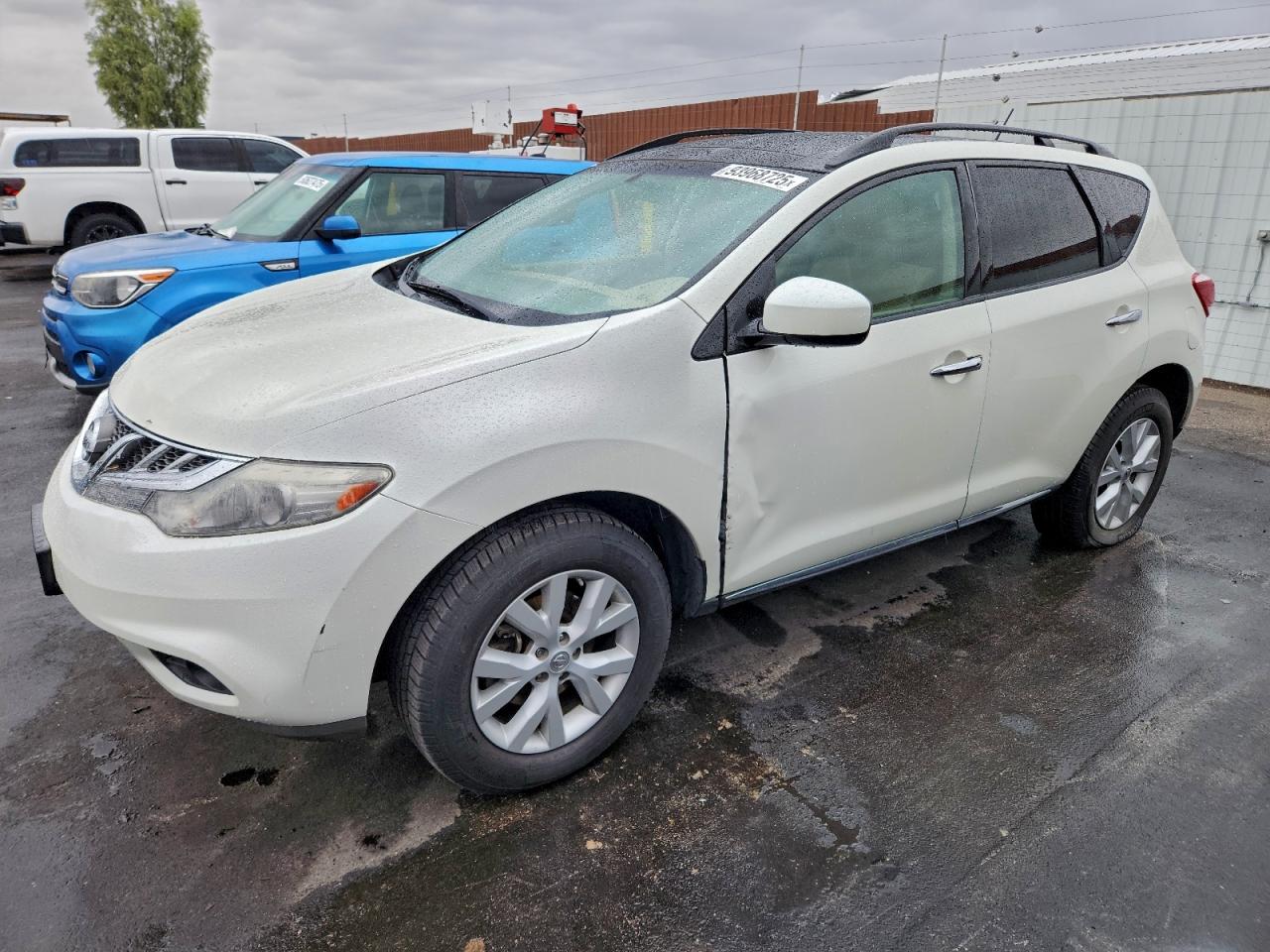 Salvage Nissan Murano Image
