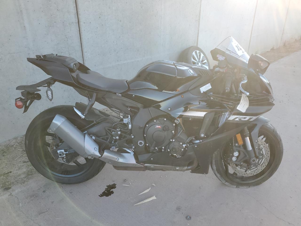Salvage Yamaha Yzf1000 Image