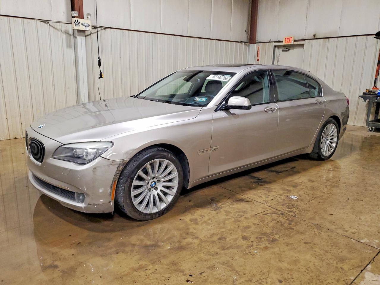Salvage BMW 7 Series Image