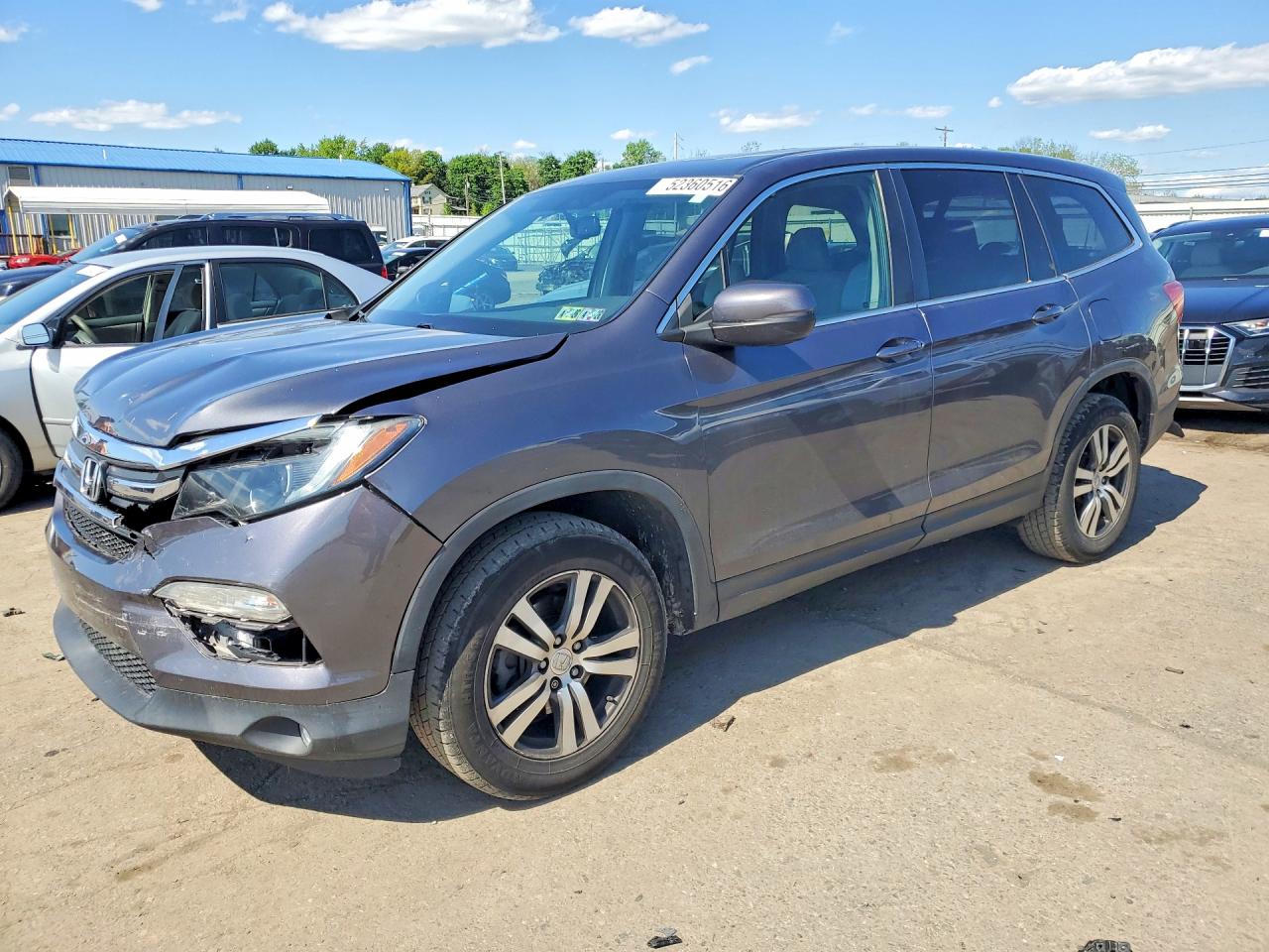 Salvage Honda Pilot Image