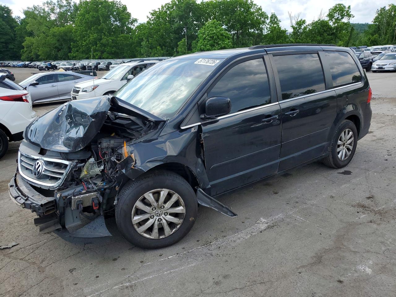 Salvage Volkswagen Routan Image