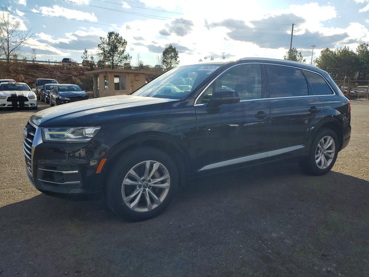 Salvage Audi Q7 Image