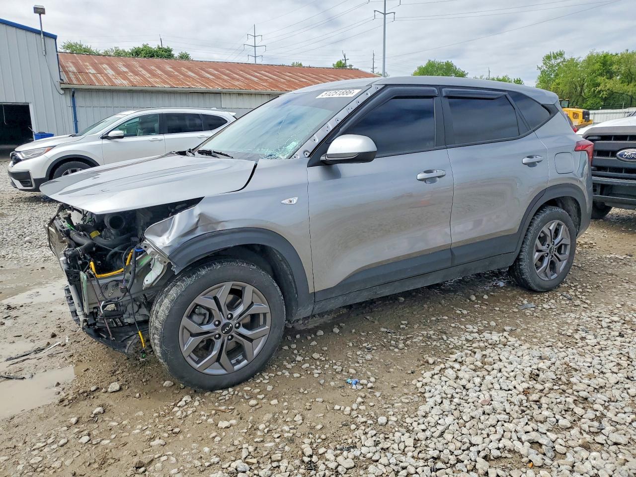 Salvage Kia Seltos Image