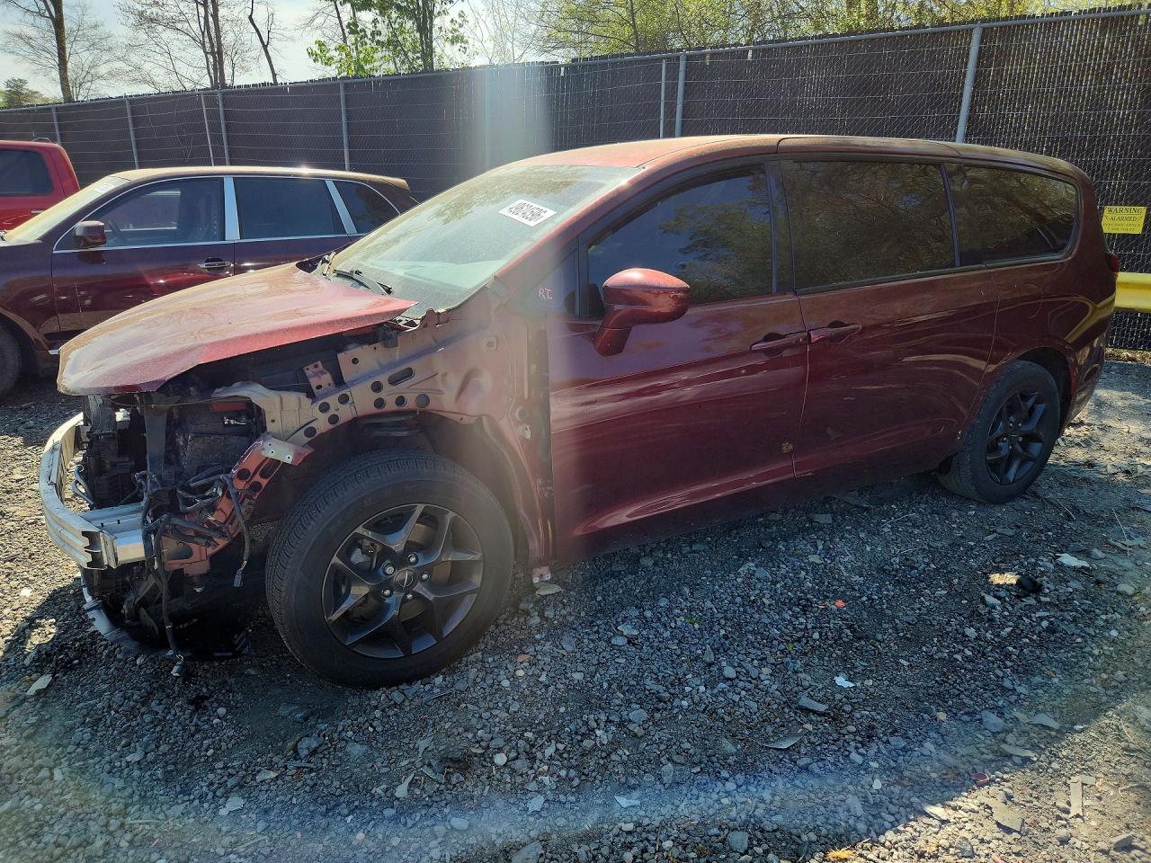 Salvage Chrysler Pacifica Image