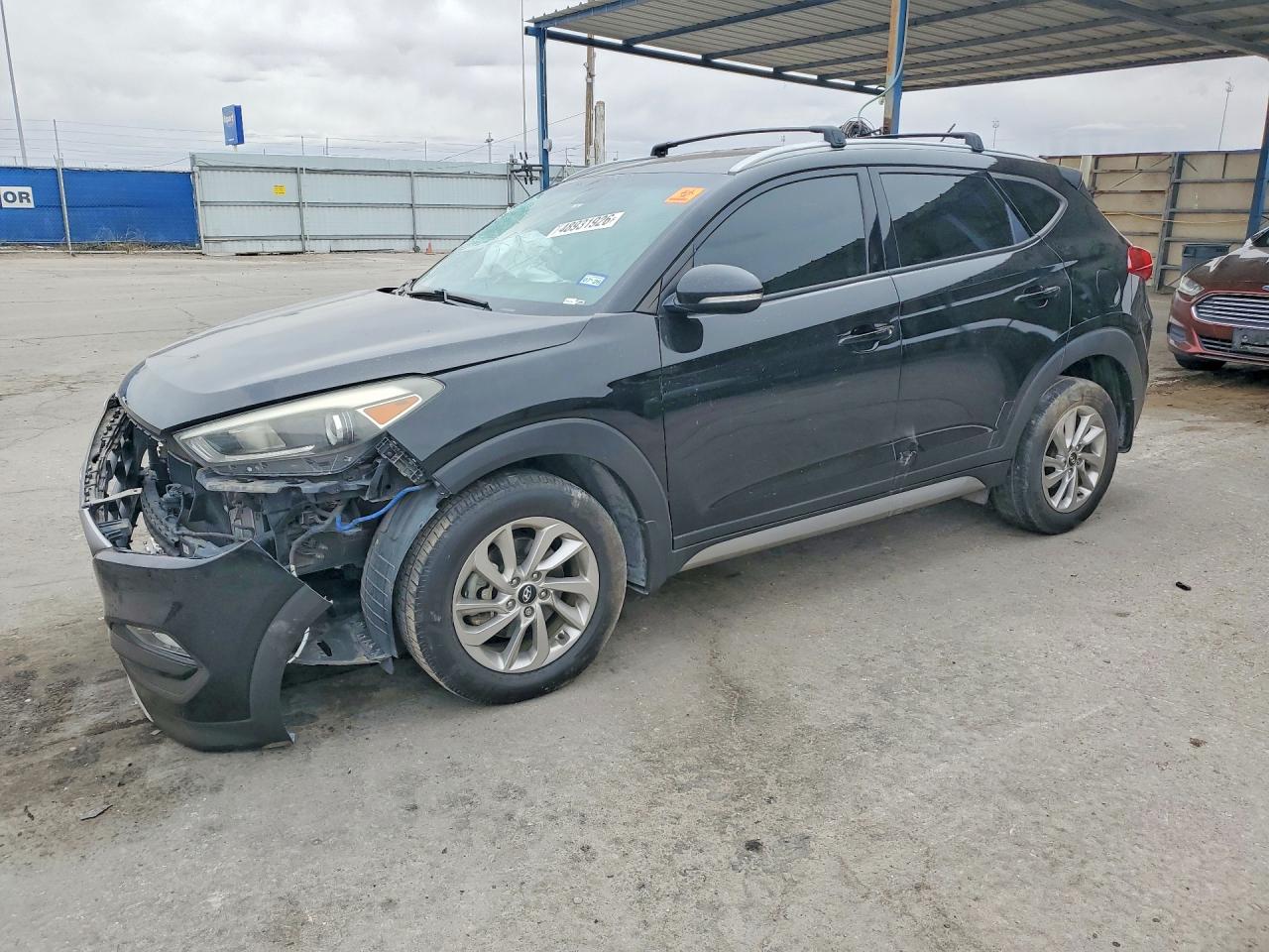 Salvage Hyundai TUCSON Image