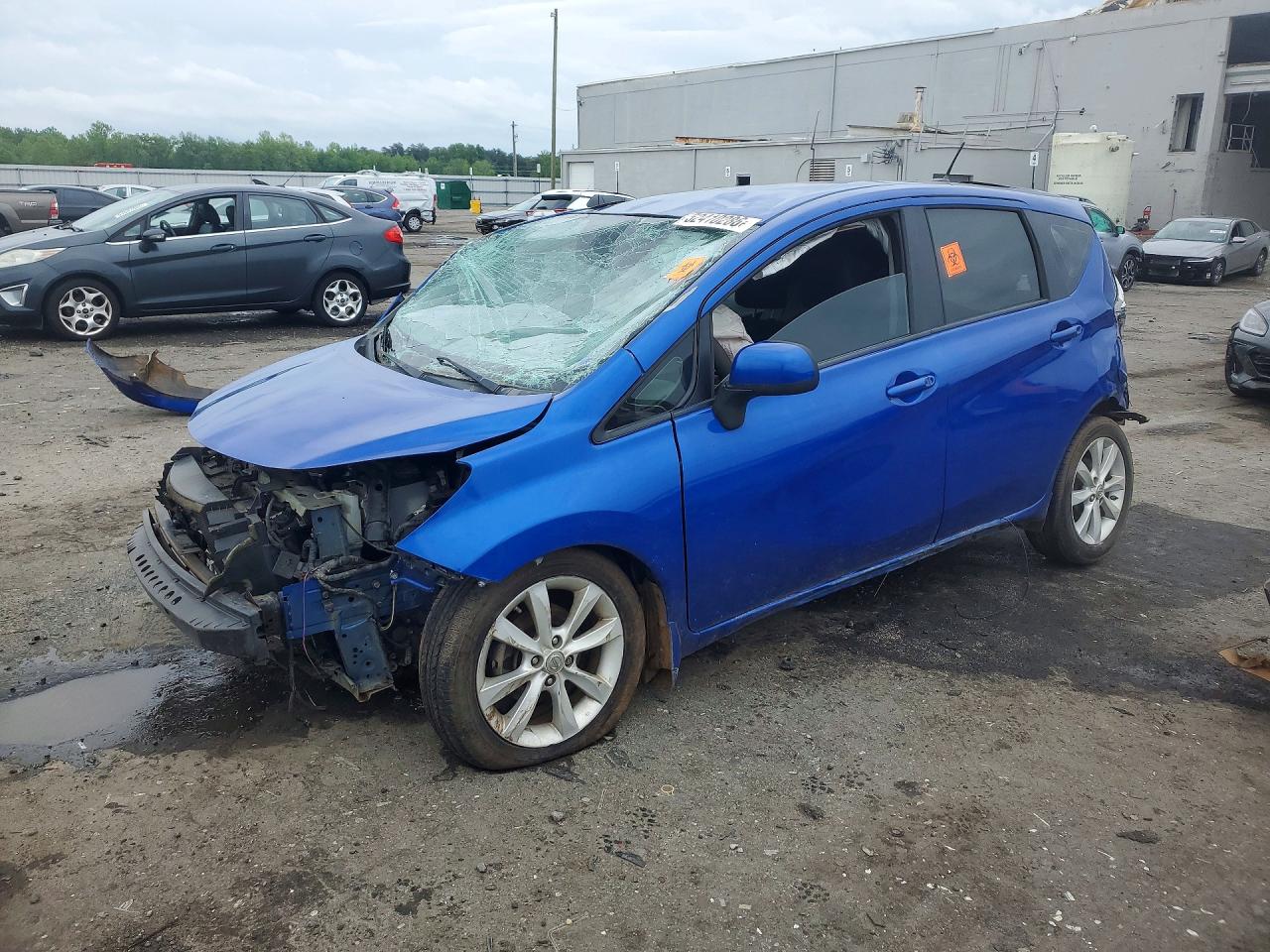 Salvage Nissan Versa Image