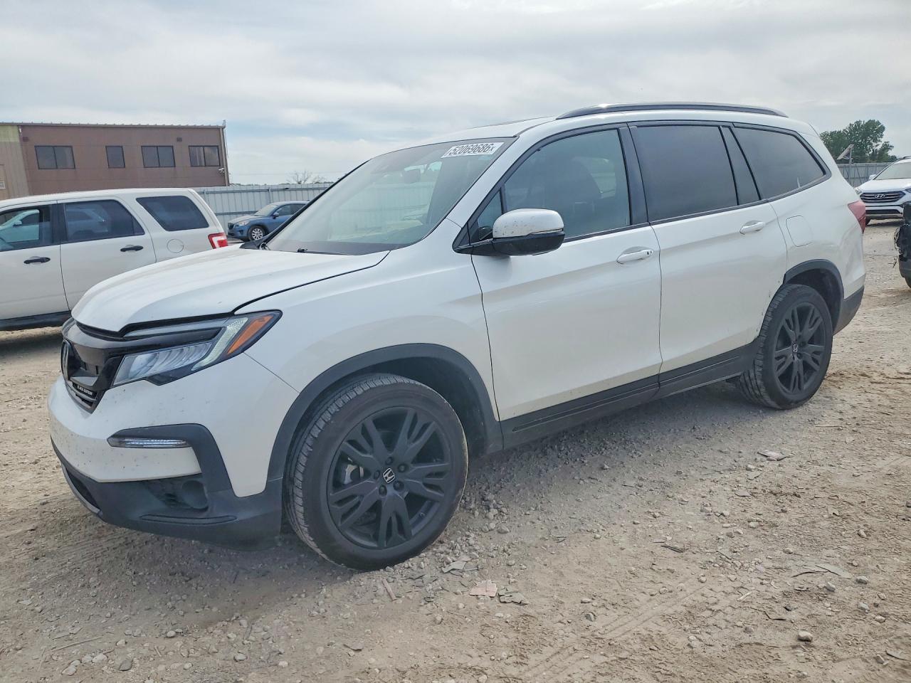 Salvage Honda Pilot Image