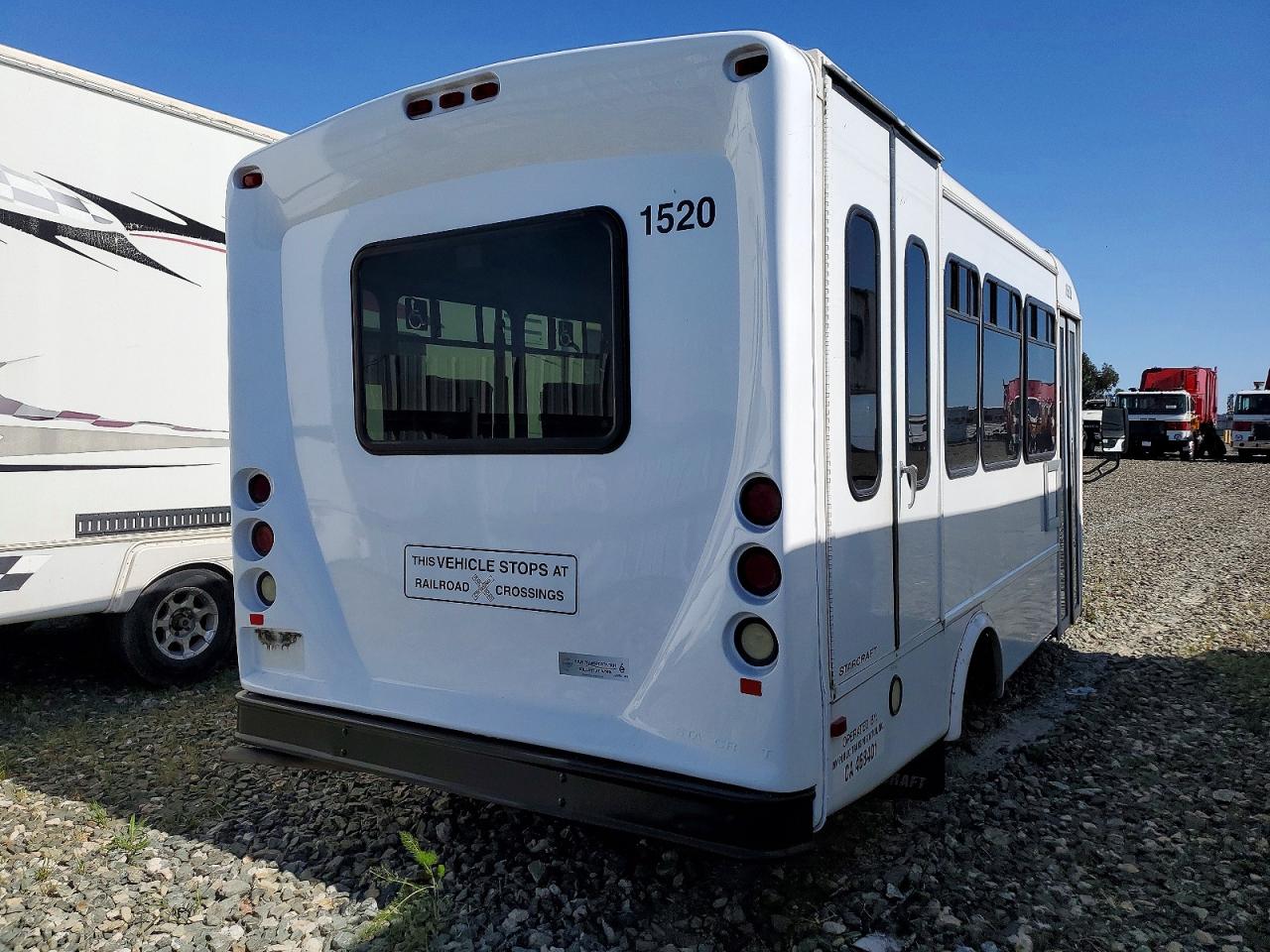 Ford Econoline E450 Super Duty Cutaway Van