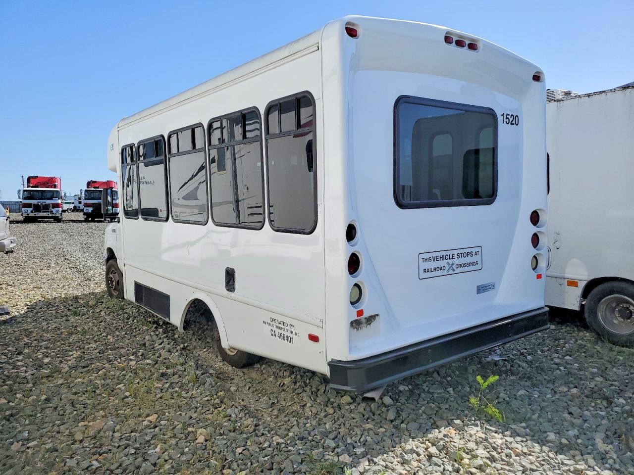 Ford Econoline E450 Super Duty Cutaway Van