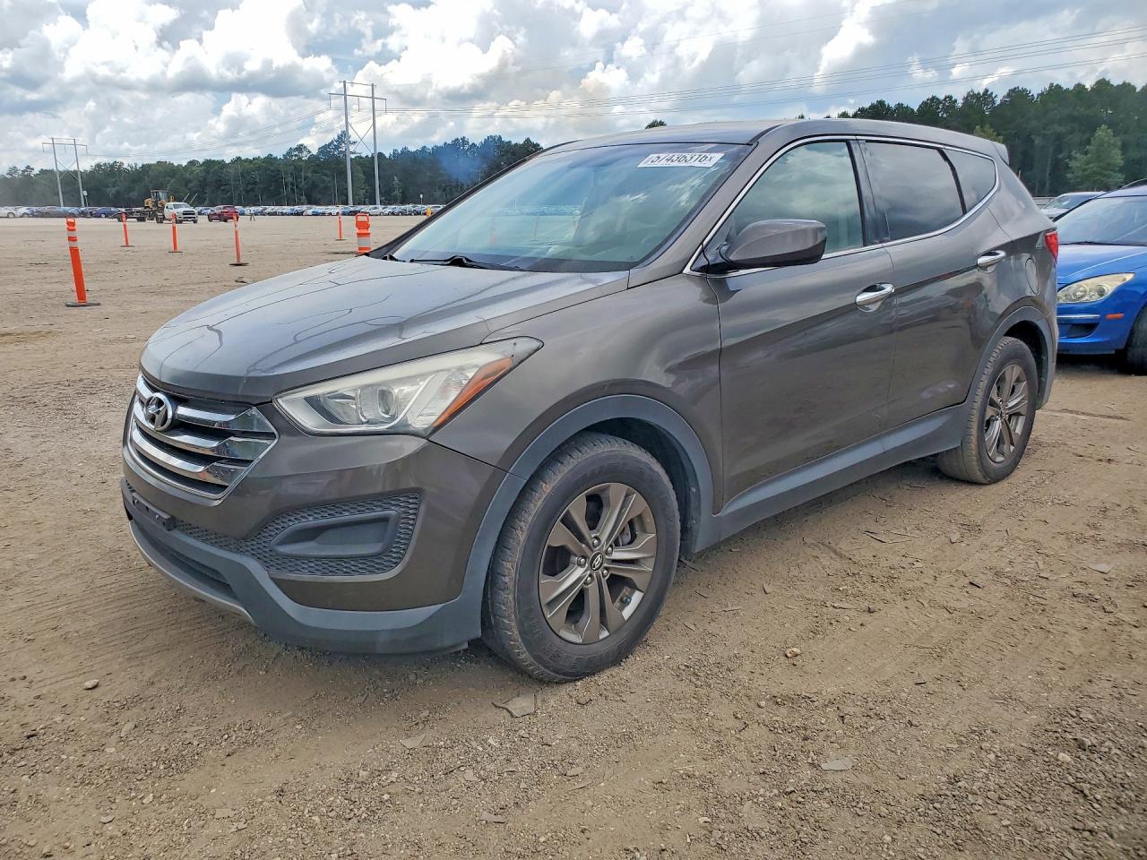 Salvage Hyundai SANTA FE Image